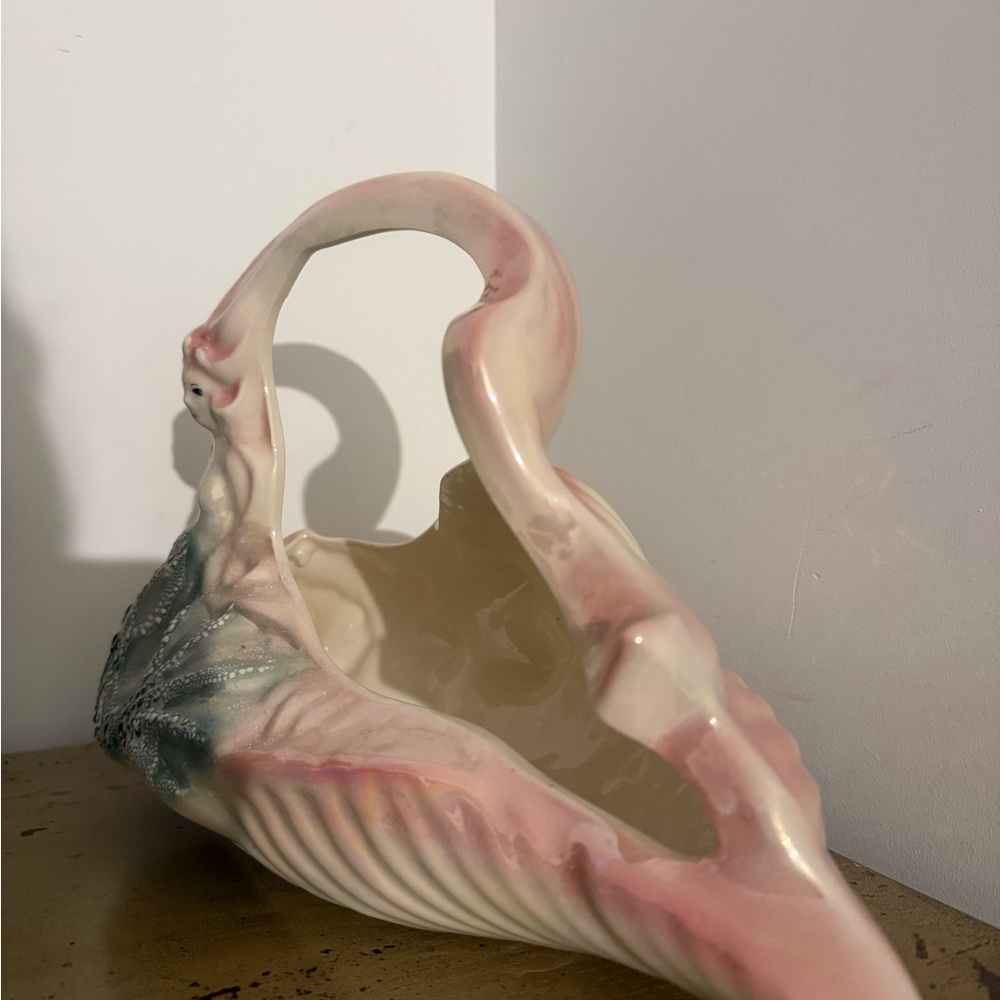 Rare! 🧜🏽‍♀️Vintage Mermaid Shell Ceramic Basket - Picture 4 of 6